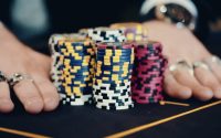 Mengapa Game Campuran Sangat Bagus Untuk Pengembangan Pemain Poker